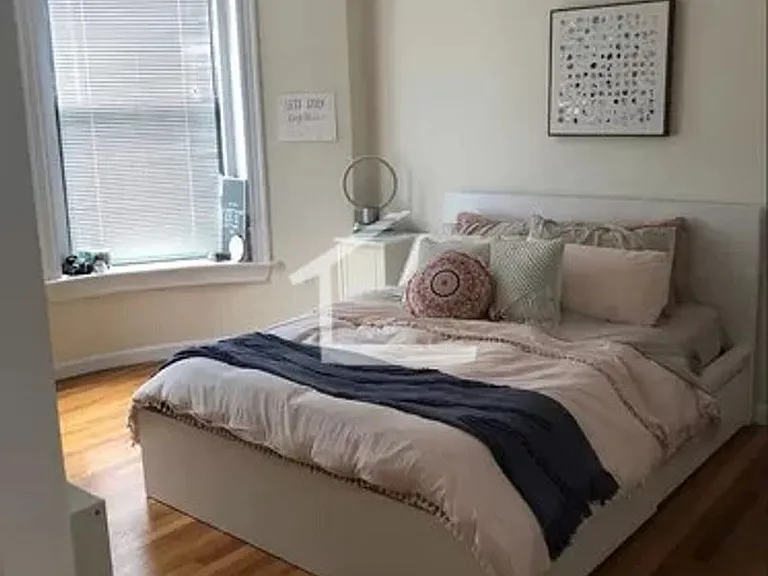 1942 Beacon St #8 — Photo 6