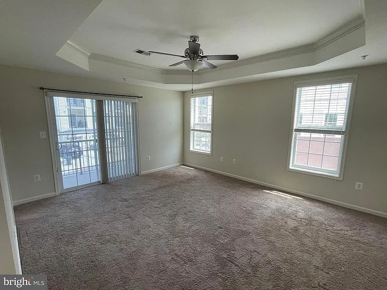 23530 Hopewell Manor Ter — Photo 10