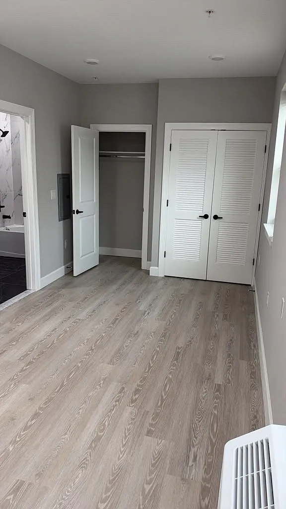 Studio, $1,381 — Photo 4