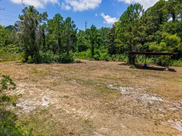 1007 W Copasetic St, Carrabelle, FL 32322