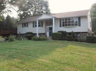 1459 Harvey Ln, Pottstown, PA 19465