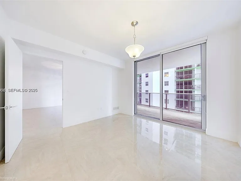 488 NE 18th St #2304 — Photo 5