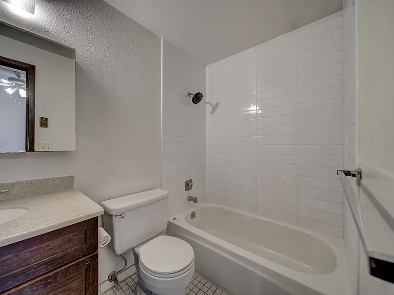 821 W Resseguie St #1 — Photo 7