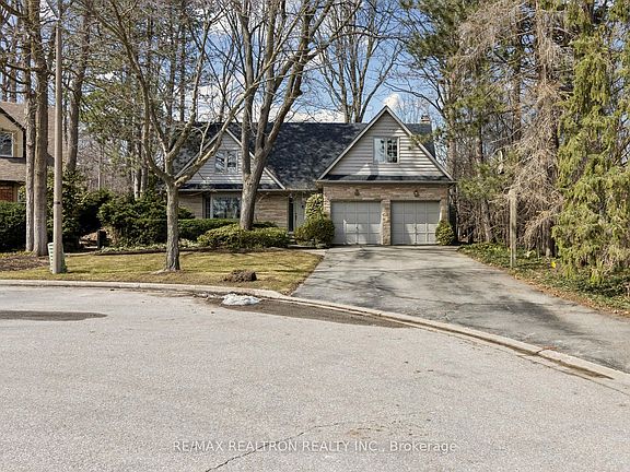 2nd image of 57 Hemingway Cres