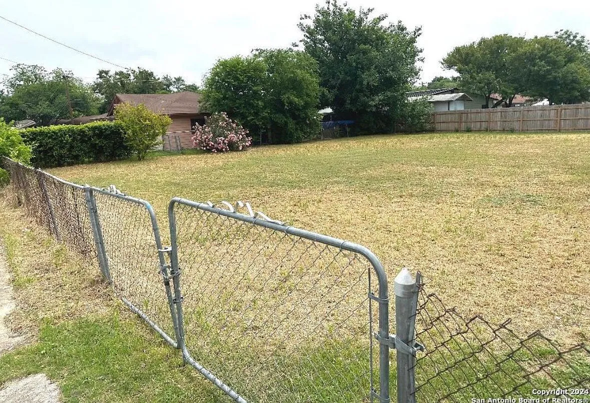 Studio, 8585 sqft, $3,500 — Photo 3