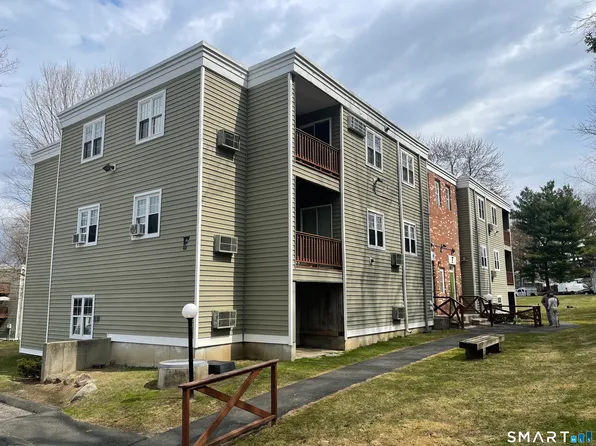 5 Woodside Avenue #F65, Danbury, CT 06810
