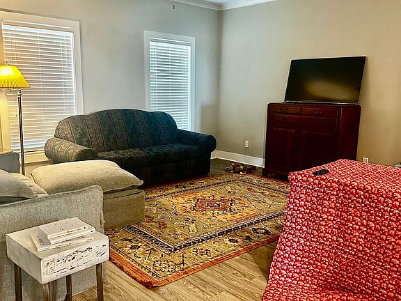 4th image of 4025 Briarwood Rd