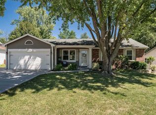 1204 Whispering Ridge Ln, Saint Peters, MO 63376