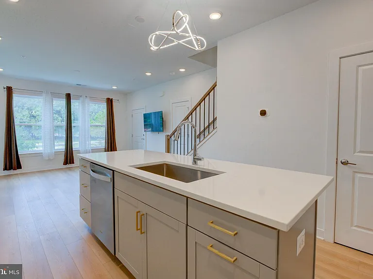 16108 Frederick Rd — Photo 48