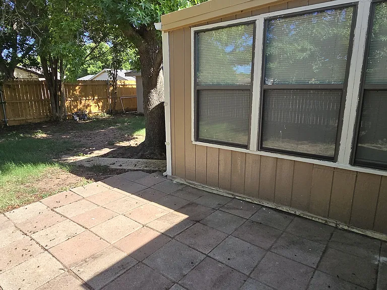 313 NW Parkwood Ln — Photo 19