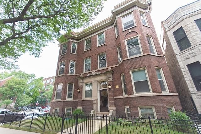 1st image of 4000 N Hermitage Ave APT 1
