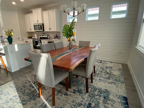 5th image of 3108 Royal Gardens Ave