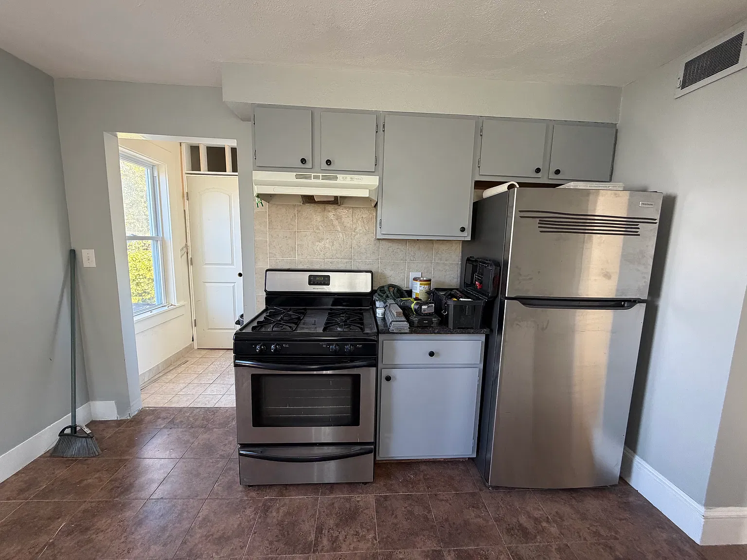 17 Foster St — Photo 1
