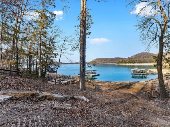 679 Lakeshore Dr, Eureka Springs, AR 72631
