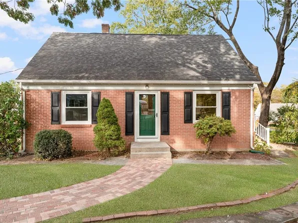 12 Bayou Dr, Smithfield, RI 02828