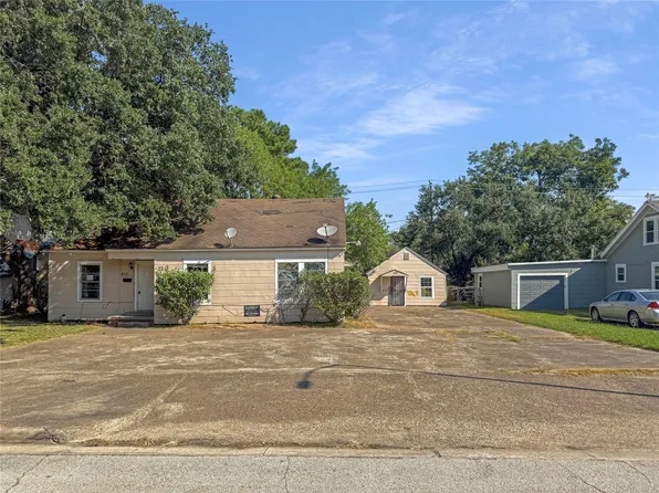 210 Park St, Baytown, TX 77520