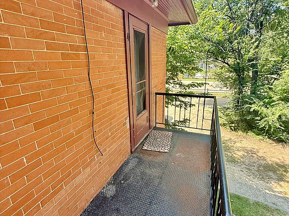 3rd image of 1123 Laporte Ave APT 4