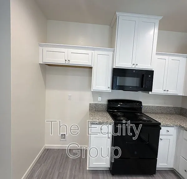 735 S Pinkham #105 — Photo 11