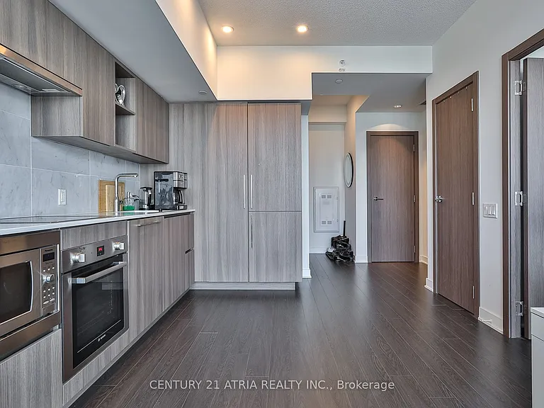 19 Bathurst St #3715 — Photo 8