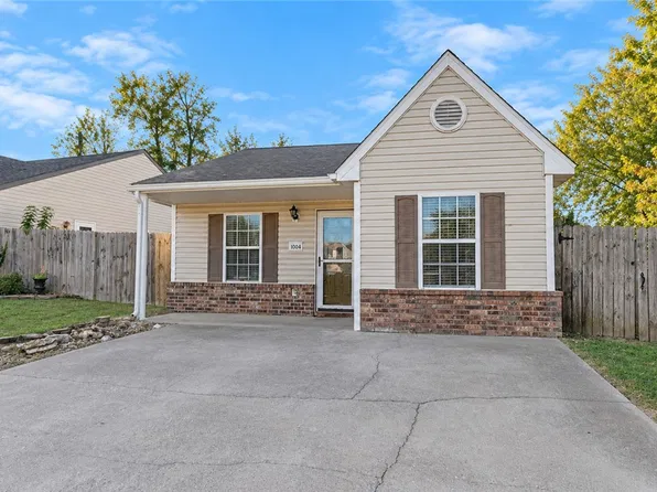 1004 S 25th Pl, Rogers, AR 72758