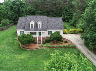 6202 Bards Ln, Browns Summit, NC 27214