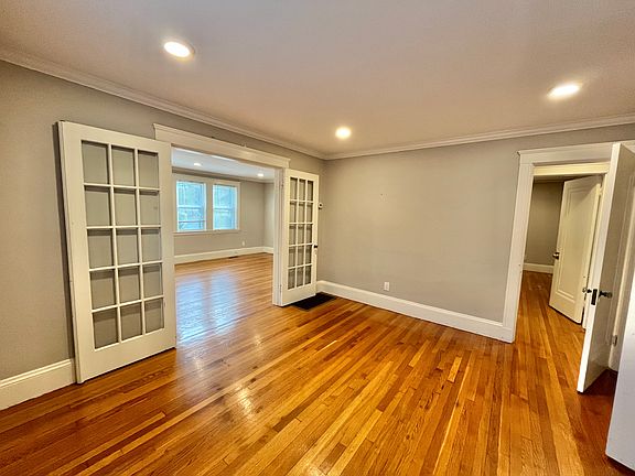 4th image of 651 Washington St #1