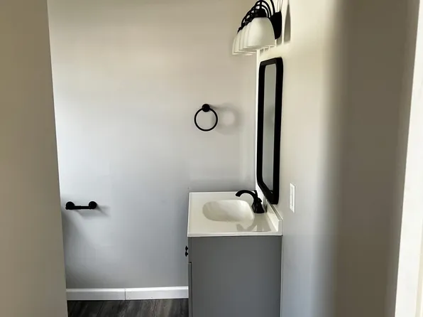 157 3rd St Floor 2, Hanover, PA 17331