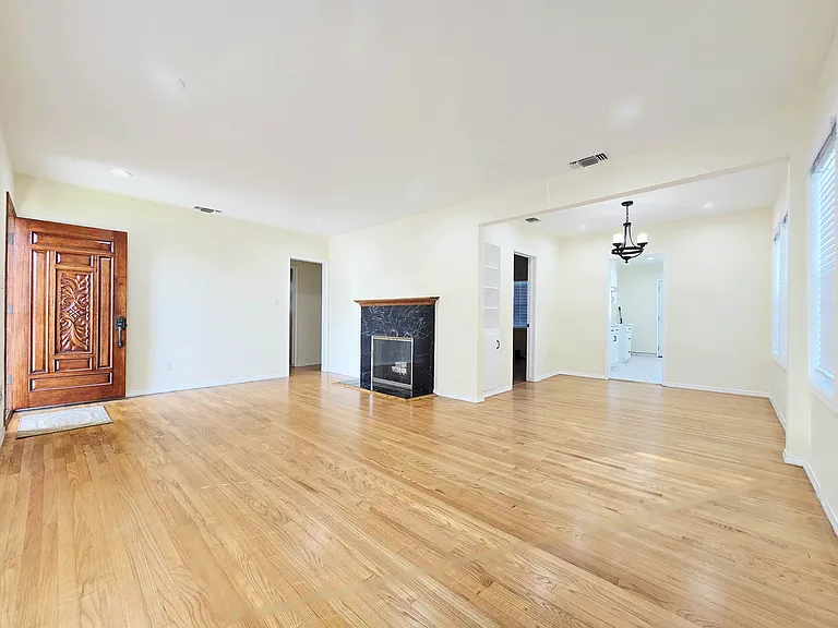 3633 Veteran Ave — Photo 5