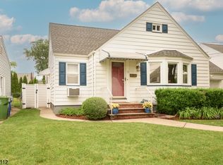 56 Robbinwood Ter, Linden, NJ 07036