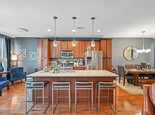 43 Meadow View Dr, Middletown, NY 10940