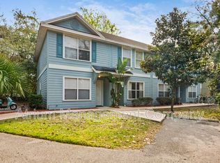 610 SW 11th Ln APT D, Gainesville, FL 32601