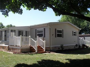 27 C St SW, Navarre, OH 44662