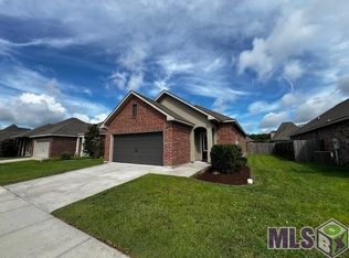 954 Deer Pass Dr, Baton Rouge, LA 70820