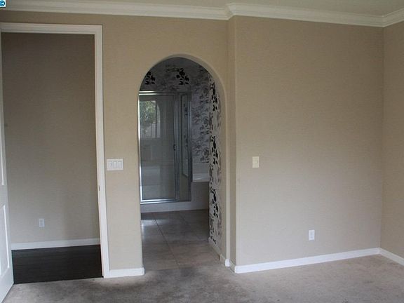 5th image of 1523 N Silvervale St