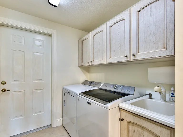 9242 Tesoro Ln #102 — Photo 22