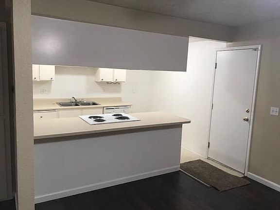 4th image of 5401 E Knoll Dr