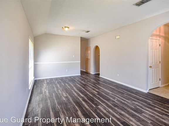 5th image of 1066 Roundrock Dr