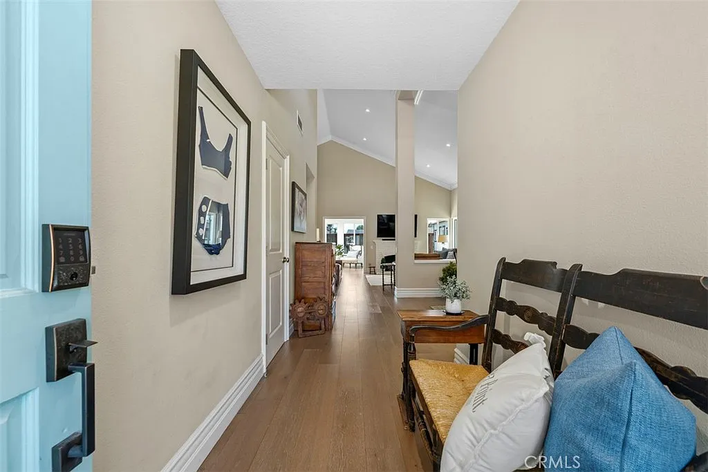 3 bed, 1650 sqft, $5,995 — Photo 3