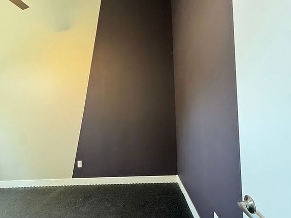 4th image of 1010 E 75th Pl Unit B