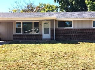 9815 Portage Dr, Saint Louis, MO 63136