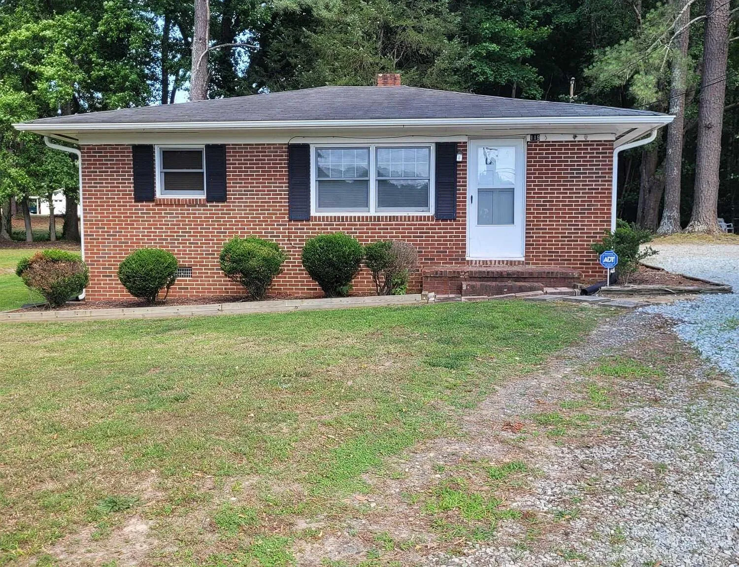 2 bed, 1.0 bath, $1,600 — Photo 1