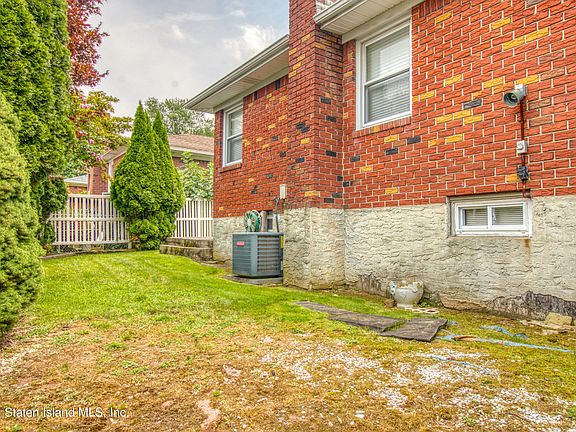 5th image of 61 Pitt Ave
