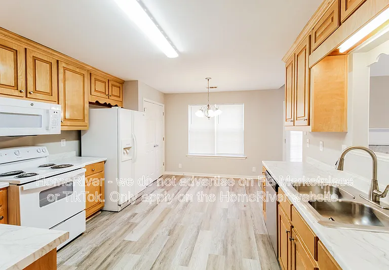 35 Chapman Way — Photo 7
