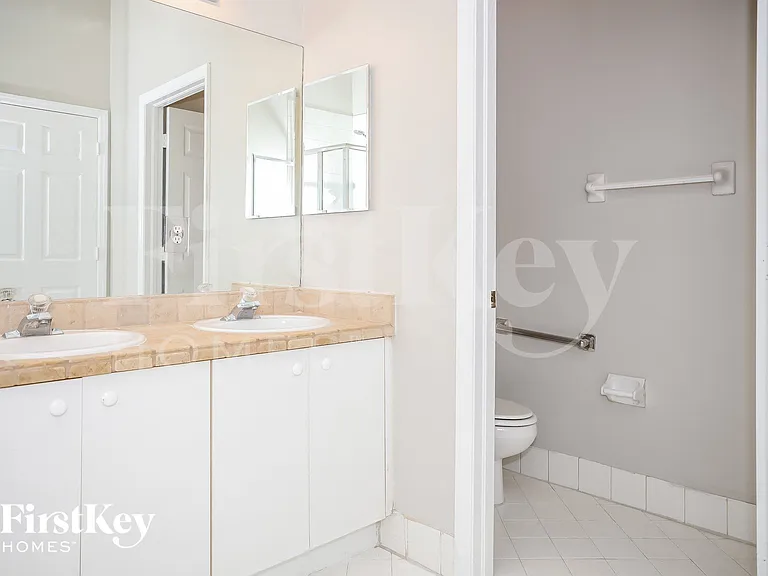 9064 SW 214th St — Photo 8