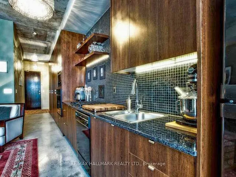 23 Brant St #310 — Photo 9