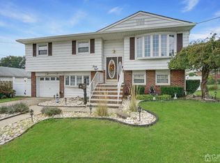 38 Sunset Dr, Port Reading, NJ 07064