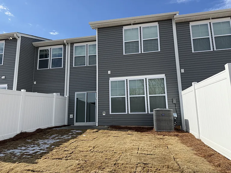 1475 Amberview Ln — Photo 10