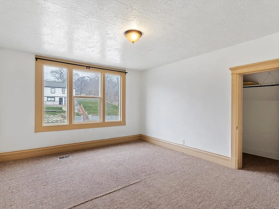 2557 Adams Ave #2