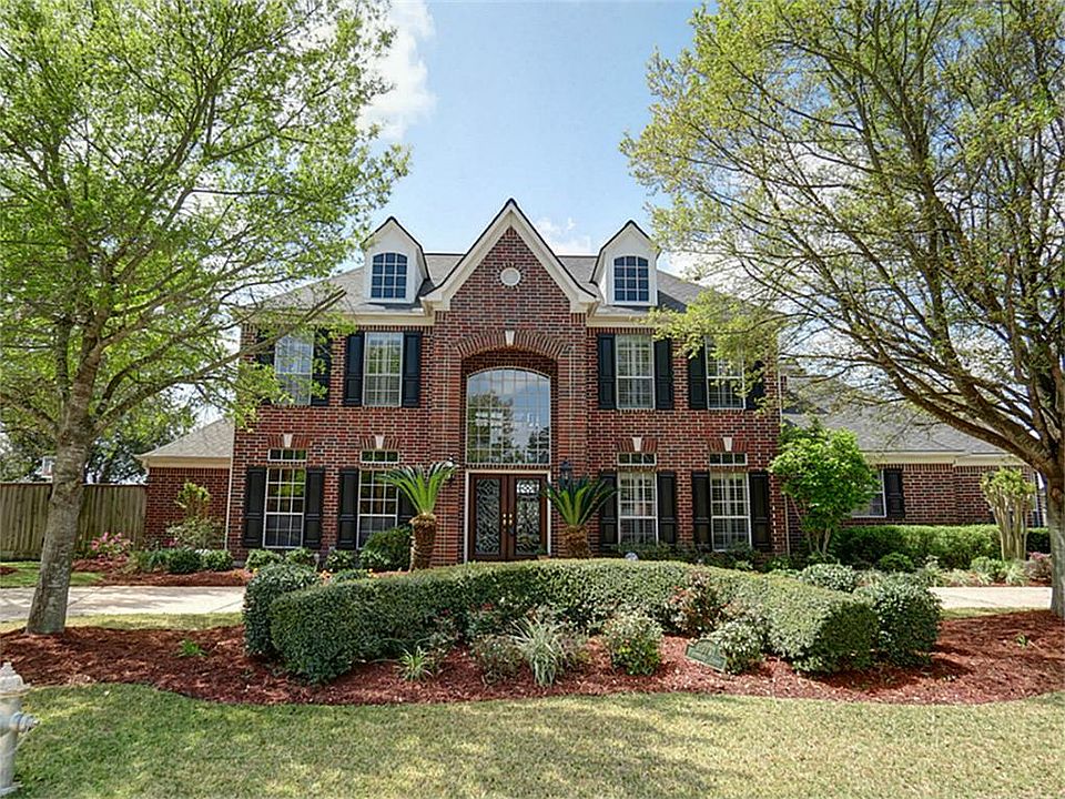 1st image of 20731 Fairwater Dr