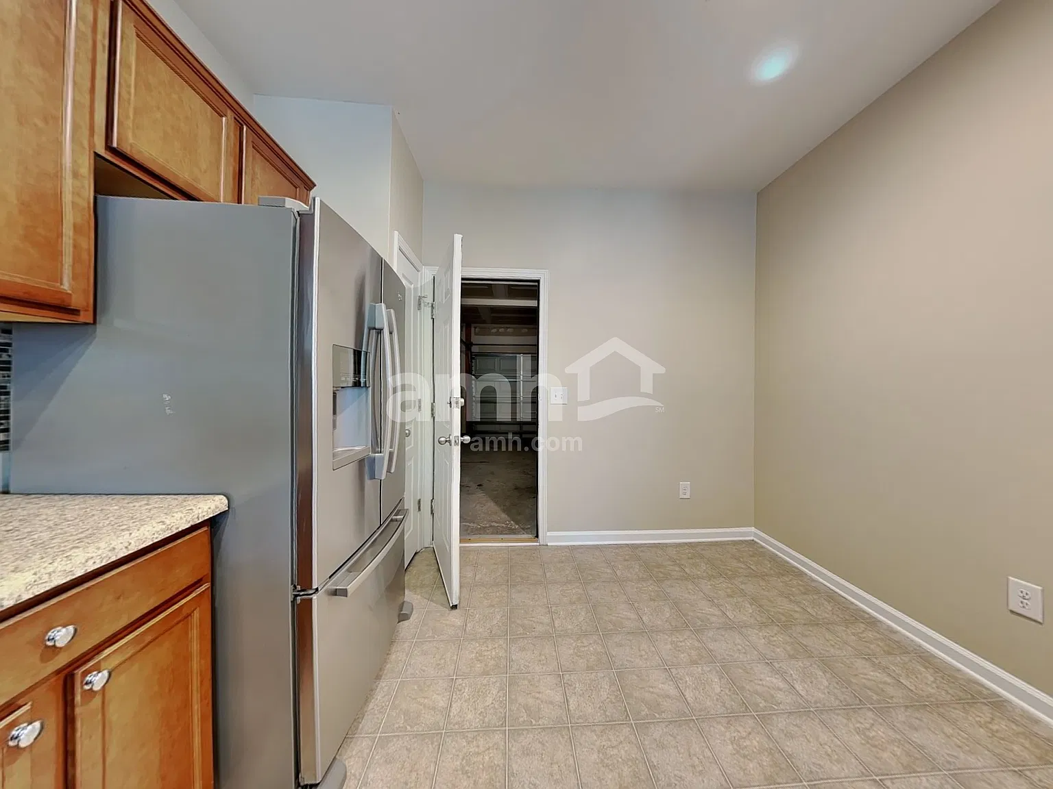 3 bed, 2.5 bath, 1807 sqft, $2,095 — Photo 4